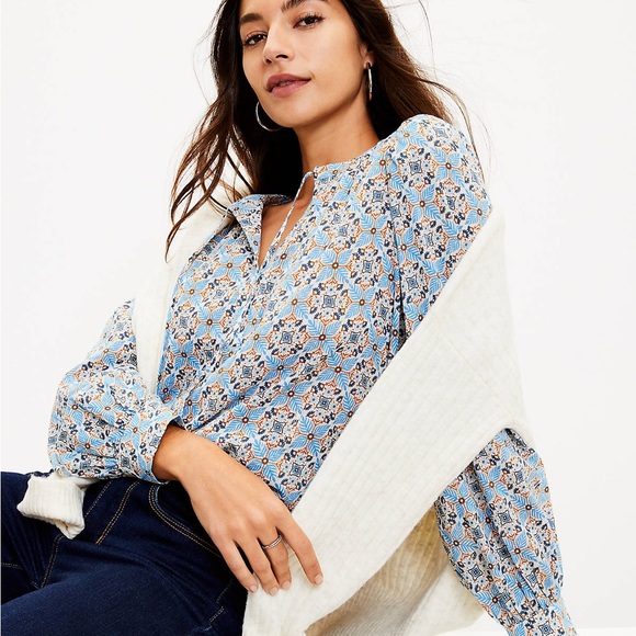 NWT LOFT Shimmer Medallion Tie Neck Blouse Small - Picture 2 of 11